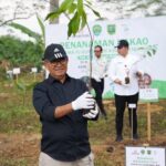 PNM Salurkan Bantuan Air Minum ke Warga Gili Ketapang yang Dilanda Kekeringan