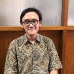 Kisah Guru Muda Mengajar Anak-anak Adat di Hutan Harapan Jambi